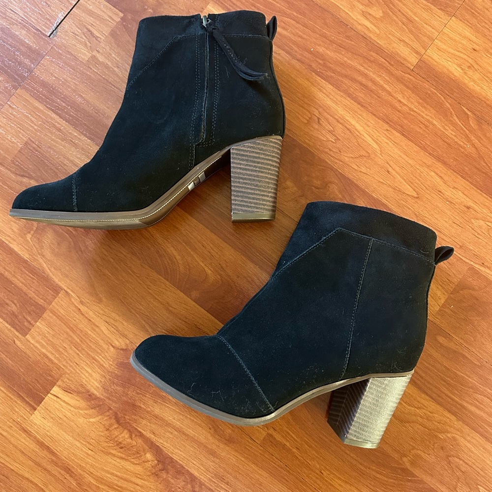 Tom’s Black Suede Bootie